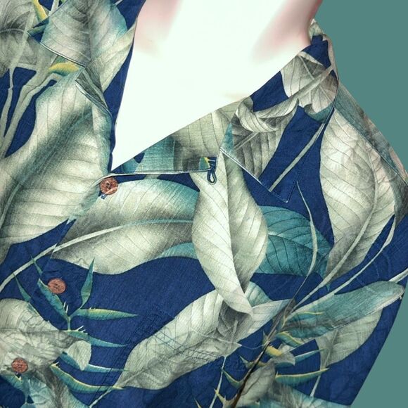 Tommy Bahama Relax 100% Silk Hawaiian Button Up Camp Shirt Size Large #38 - Picture 1 of 4